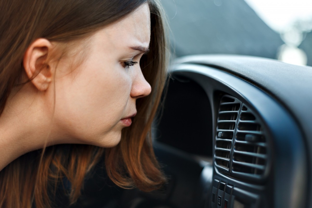 girl smelling vents